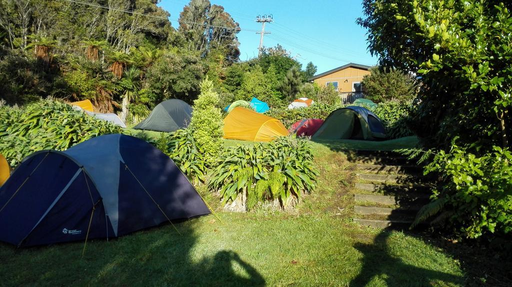 Stewart Island Backpackers Hostel Half-moon Bay Екстериор снимка