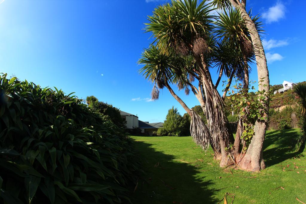 Stewart Island Backpackers Hostel Half-moon Bay Екстериор снимка