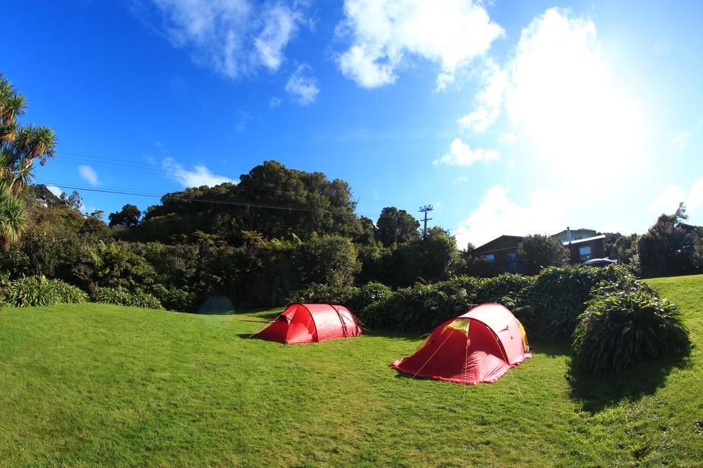 Stewart Island Backpackers Hostel Half-moon Bay Екстериор снимка