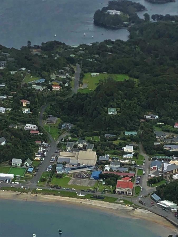 Stewart Island Backpackers Hostel Half-moon Bay Екстериор снимка